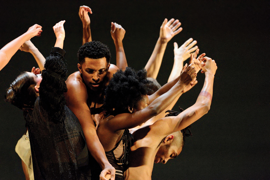 Performers from TU Dance performing.
