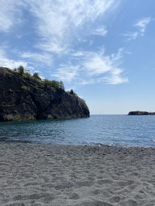 Black Beach in Silver Bay by Sidney Kirchhof